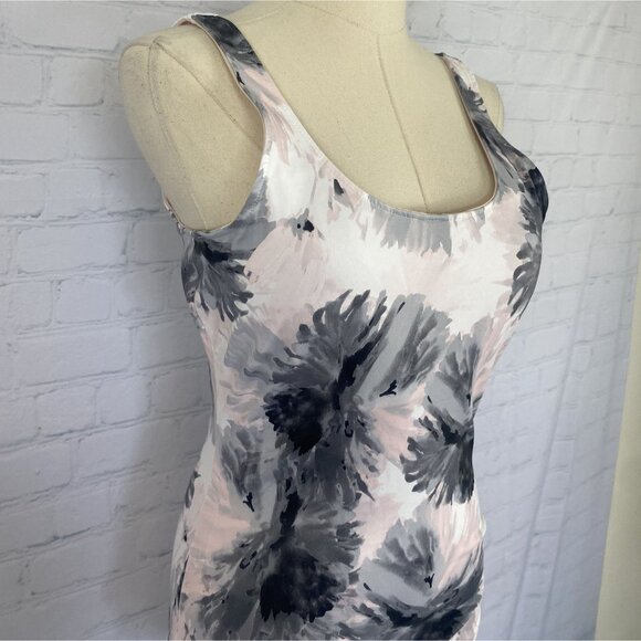 ⭐ 3/$15 Fabletics Medium Floral Padded Bodysuit White Pink Grey Ashley Workout - Picture 5 of 9